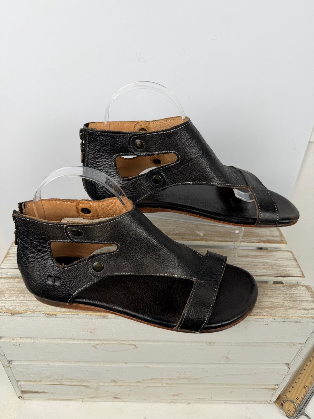 Bed Stu Soto black rustic leather sandals metal stud accents back zipper size 8